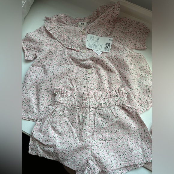 H&M baby girl outfit - Picture 1 of 4